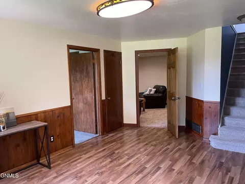 2209 E Ave F, Bismarck, ND 58501 photo 38