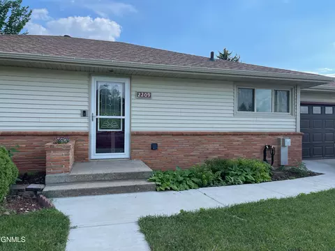 2209 E Ave F, Bismarck, ND 58501 photo 48
