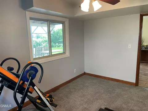 2209 E Ave F, Bismarck, ND 58501 photo 30