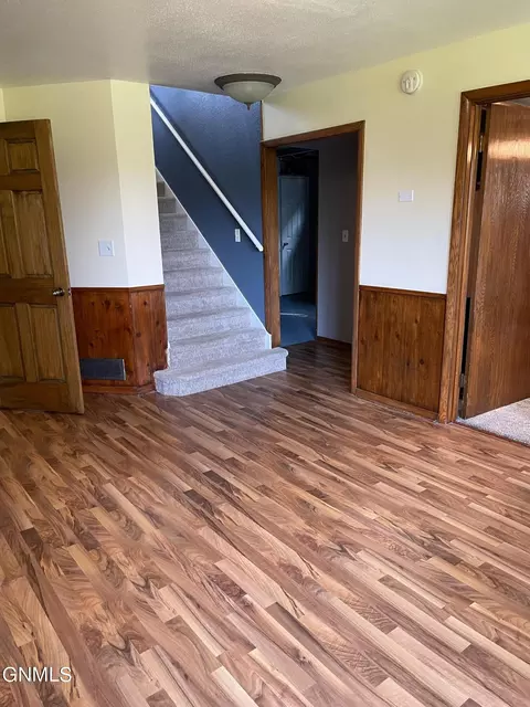 2209 E Ave F, Bismarck, ND 58501 photo 39