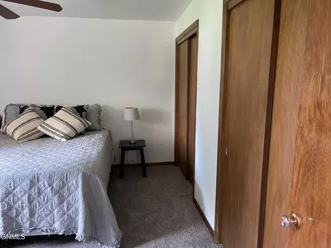 2209 E Ave F, Bismarck, ND 58501 photo 26