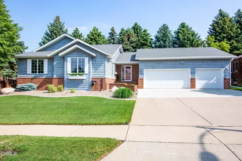 314 Aspen Ave, Bismarck, ND 58503