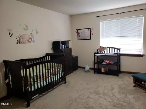 876 11th St E, Dickinson, ND 58601 photo 20