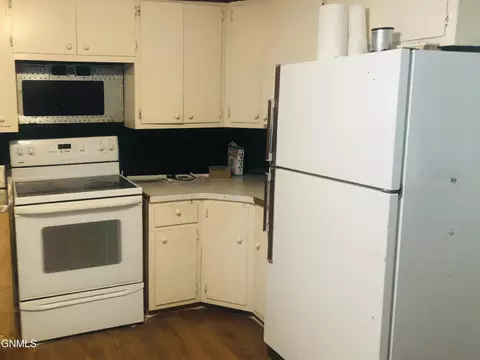 212 Railroad Ave W, Carson, ND 58529 photo 4