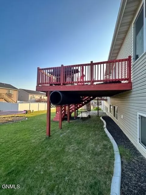 307 Will Ct SE, Mandan, ND 58554 photo 25
