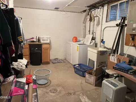 352 5th St NE, Garrison, ND 58540 photo 27