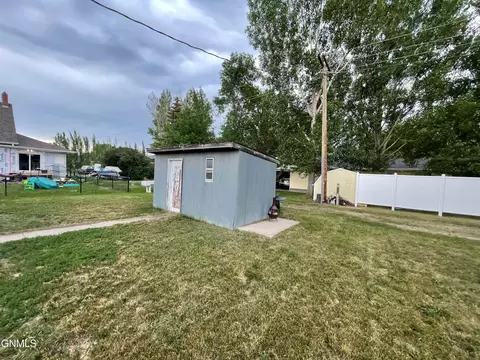 352 5th St NE, Garrison, ND 58540 photo 31