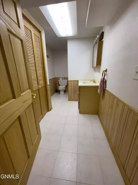352 5th St NE, Garrison, ND 58540 photo 25