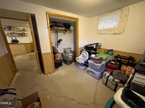352 5th St NE, Garrison, ND 58540 photo 23