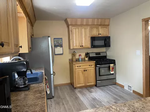 409 S 15th St, Bismarck, ND 58504 photo 11
