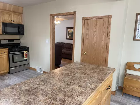 409 S 15th St, Bismarck, ND 58504 photo 9