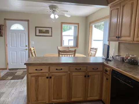 409 S 15th St, Bismarck, ND 58504 photo 7