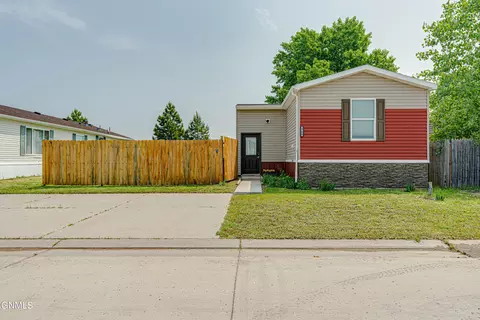 260 Robin St, Lincoln, ND 58504