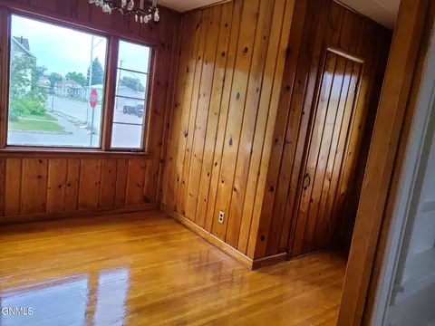 110 3rd Ave NE, Mandan, ND 58554 photo 9