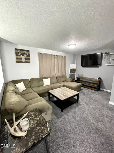 1275 7th St E, Dickinson, ND 58601 photo 7