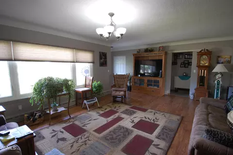 103 9th Ave SW, Sidney, MT 59270 photo 2