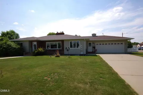 103 9th Ave SW, Sidney, MT 59270