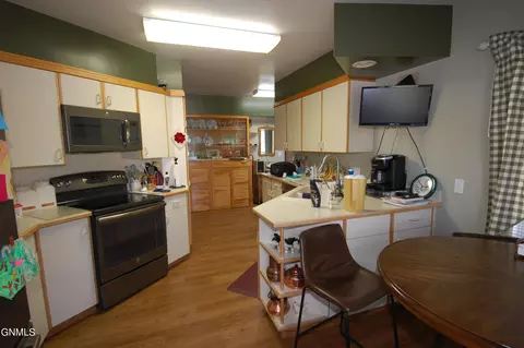 103 9th Ave SW, Sidney, MT 59270 photo 5