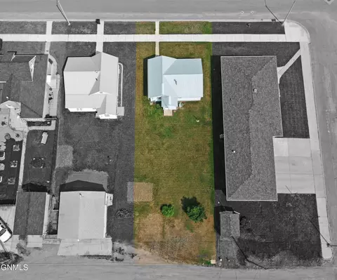 907 4th Ave W, Williston, ND 58801 photo 5