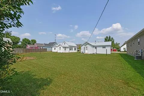 907 4th Ave W, Williston, ND 58801 photo 11