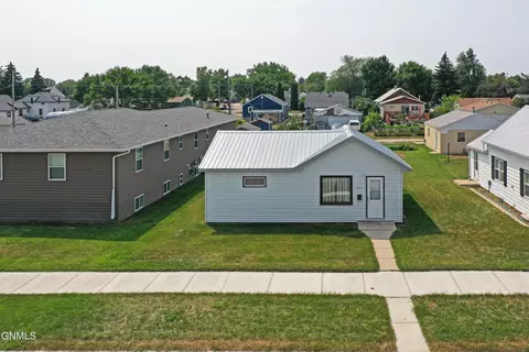 907 4th Ave W, Williston, ND 58801 photo 14