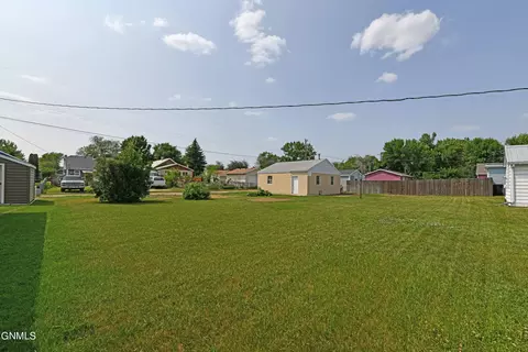 907 4th Ave W, Williston, ND 58801 photo 12