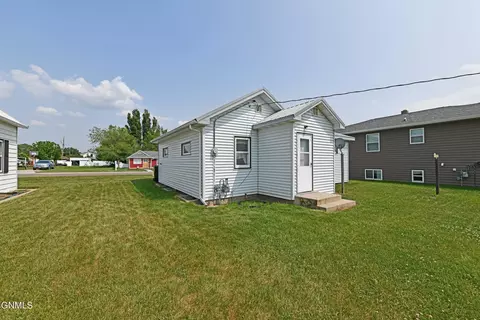 907 4th Ave W, Williston, ND 58801 photo 13
