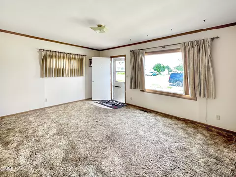 907 4th Ave W, Williston, ND 58801 photo 17
