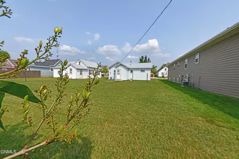 907 4th Ave W, Williston, ND 58801 photo 10