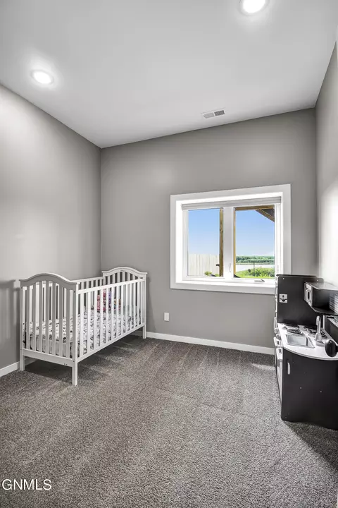 14054 48th St NW, Williston, ND 58801 photo 20