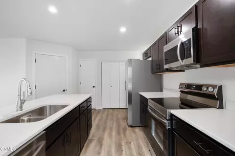 Kitchen - 1563 47th Loop SE, Minot, ND 58701 photo 3 of 6