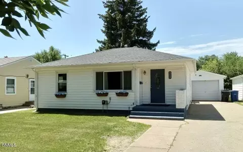 959 Park Ave, Dickinson, ND 58601