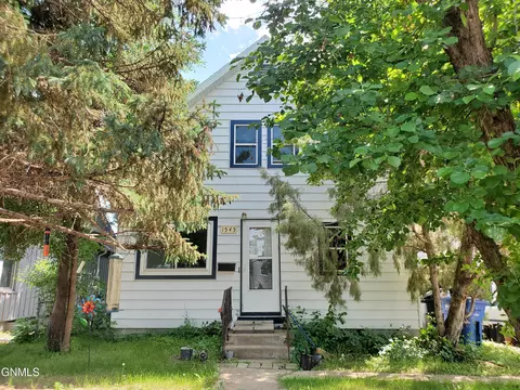 1545 1st St W, Dickinson, ND 58601