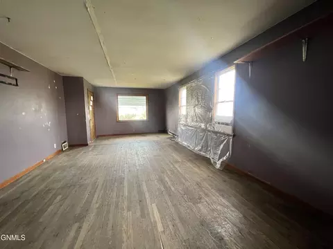 100 4th St SW, Parshall, ND 58770 photo 6