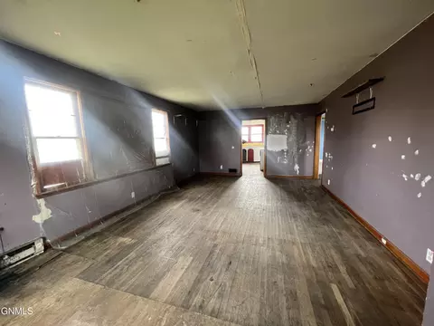 100 4th St SW, Parshall, ND 58770 photo 7