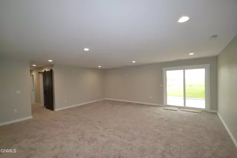 5409 Hendrickson Dr, Bismarck, ND 58504 photo 31