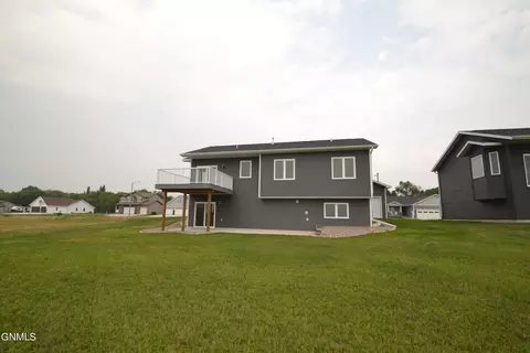 5409 Hendrickson Dr, Bismarck, ND 58504 photo 35