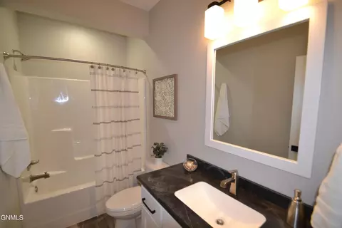 5409 Hendrickson Dr, Bismarck, ND 58504 photo 17