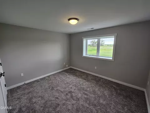 5409 Hendrickson Dr, Bismarck, ND 58504 photo 27