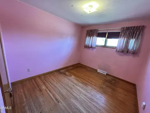 810 N 29th St, Bismarck, ND 58501 photo 21