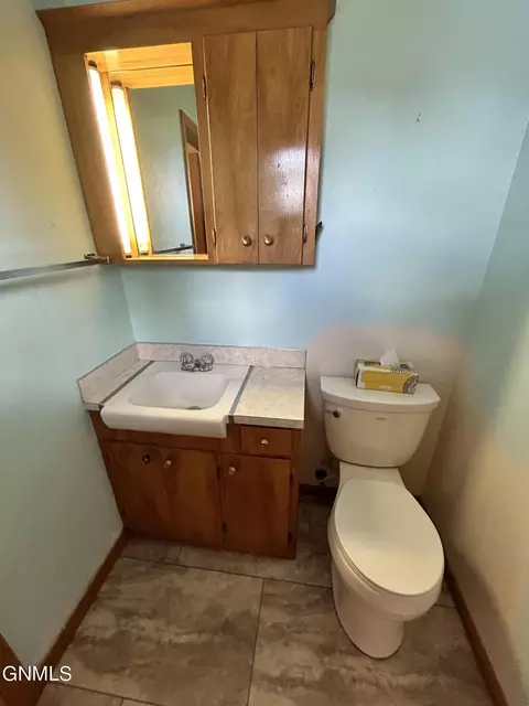 810 N 29th St, Bismarck, ND 58501 photo 27