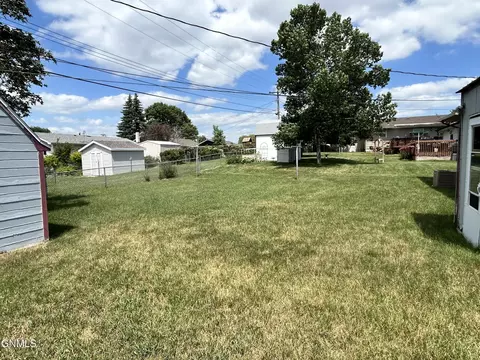 810 N 29th St, Bismarck, ND 58501 photo 9