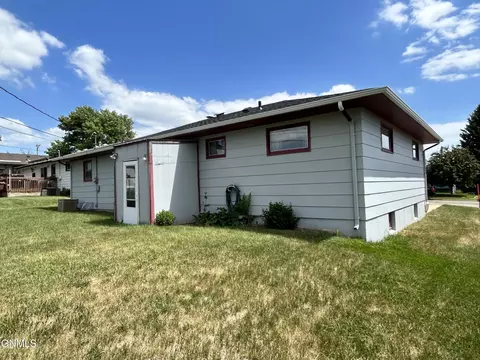 810 N 29th St, Bismarck, ND 58501 photo 6