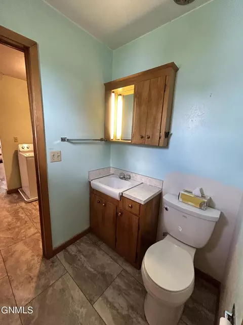 810 N 29th St, Bismarck, ND 58501 photo 26