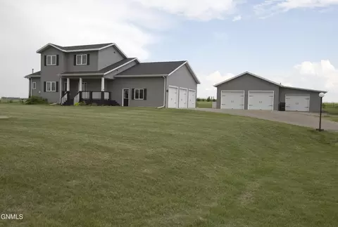 501 Nature View Dr, Menoken, ND 58558