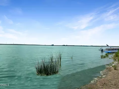 3557 Lakeshore Rd, Medina, ND 58467 photo 4