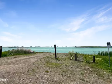 3557 Lakeshore Rd, Medina, ND 58467 photo 10