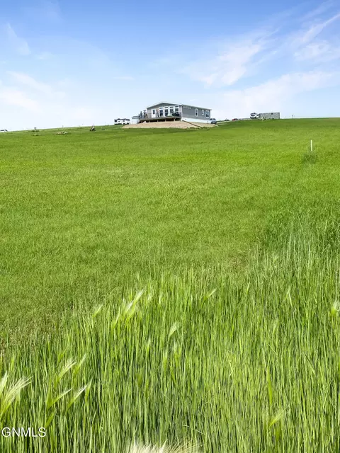 3557 Lakeshore Rd, Medina, ND 58467 photo 5