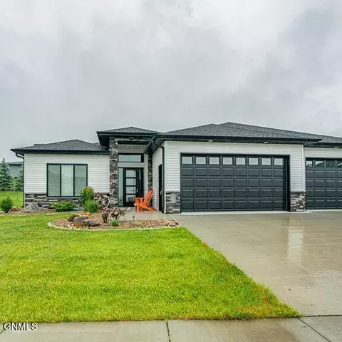 3601 High Creek Rd, Bismarck, ND 58503