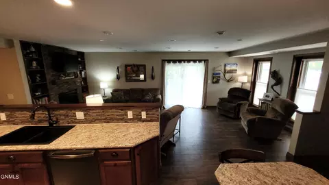 620 8th Ave W, Dickinson, ND 58601 photo 19